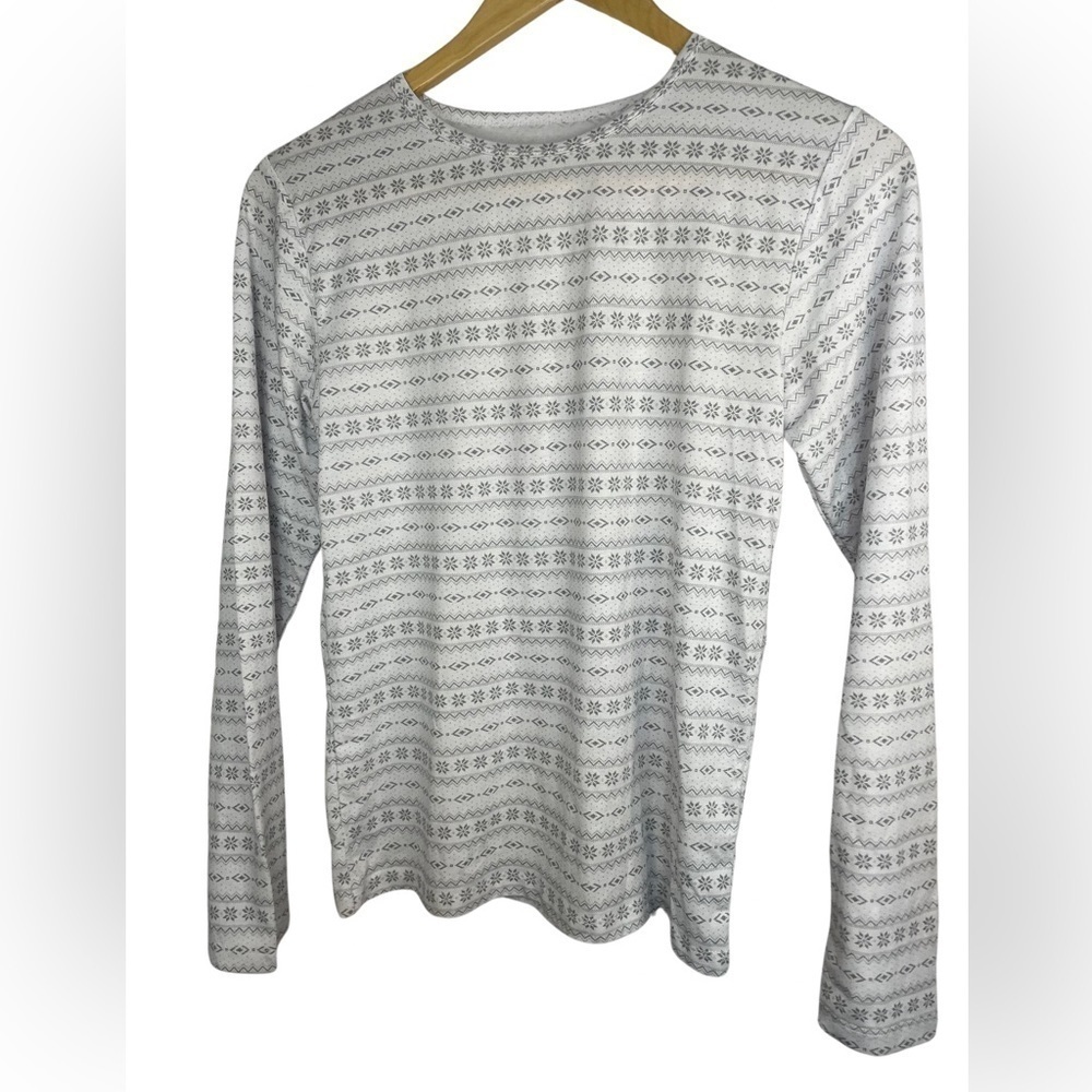 32 DEGREE girls winter print long sleeve top. Extremely soft, size XL
